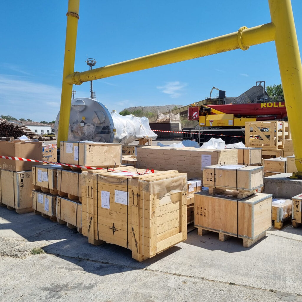 Project cargo warehouse Finland - inspection and re-packing of project cargo - projektitavaroiden uudelleenpakkaaminen, tarkastus ja toimitus