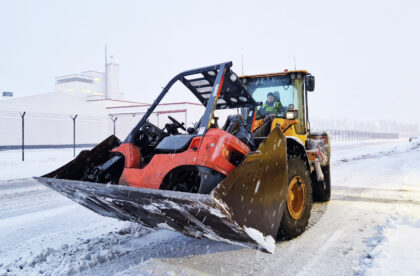 Electrical forklifts warehousing cargo handling services Finland Hamina Kotka