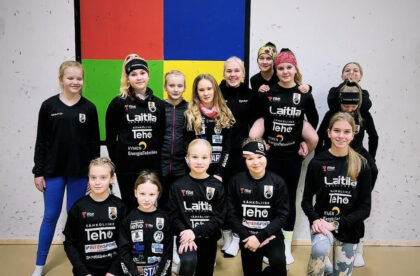 Hacklin Hamiko support for local girls baseball team logistics service Finland1