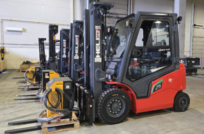 Varastopalvelut uudet sähkötrukit - warehouse company service Finland