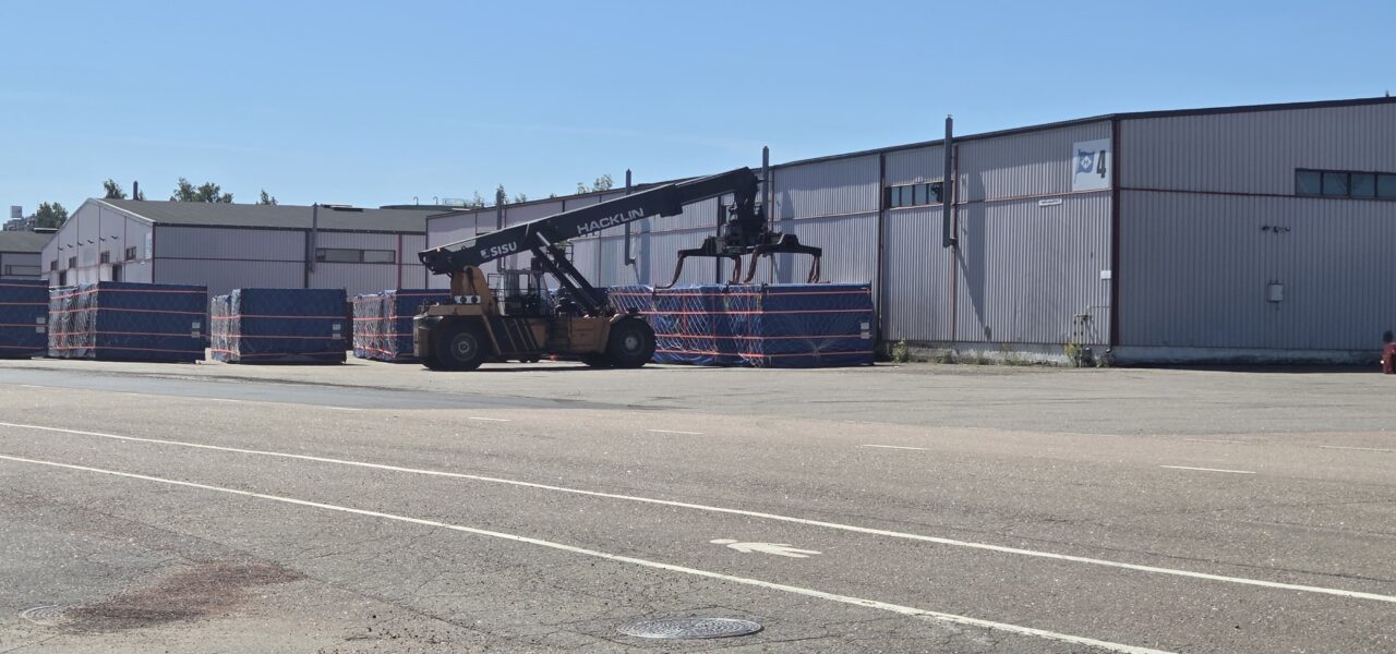 heavy lift at a warehouse yard