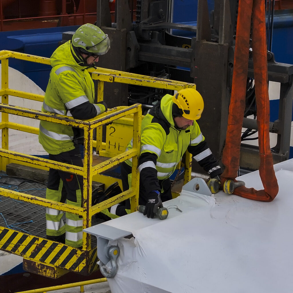 Hacklin-Logistics-breakbulk-project-cargo-inspection-190